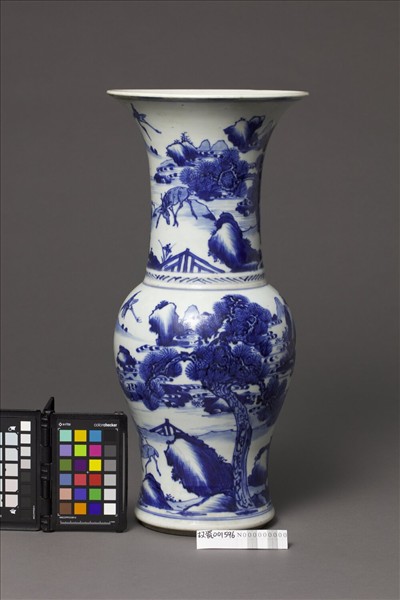 青花松鶴山水鹿紋鳳尾瓶