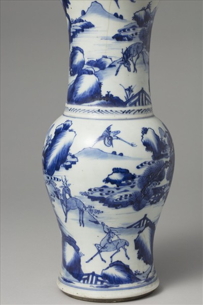 青花松鶴山水鹿紋鳳尾瓶