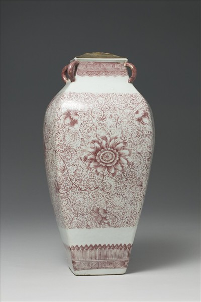 釉裡紅花卉紋四耳方瓶