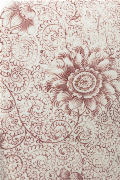 釉裡紅花卉紋四耳方瓶