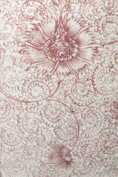 釉裡紅花卉紋四耳方瓶