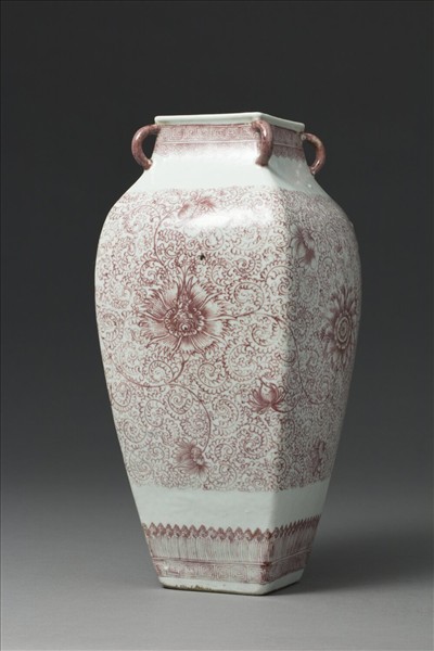 釉裡紅花卉紋四耳方瓶