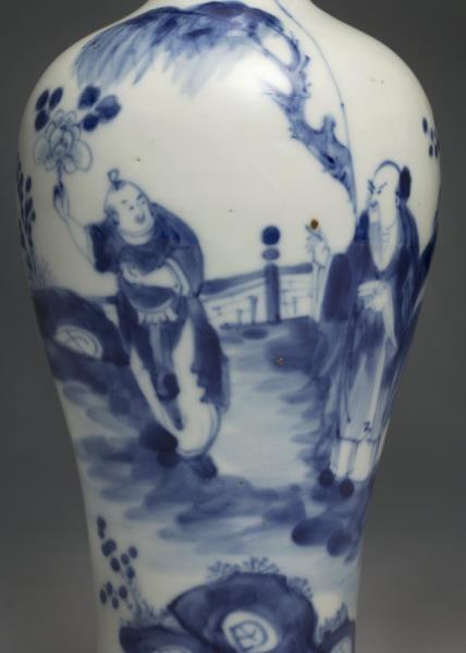 青花人物圖瓶