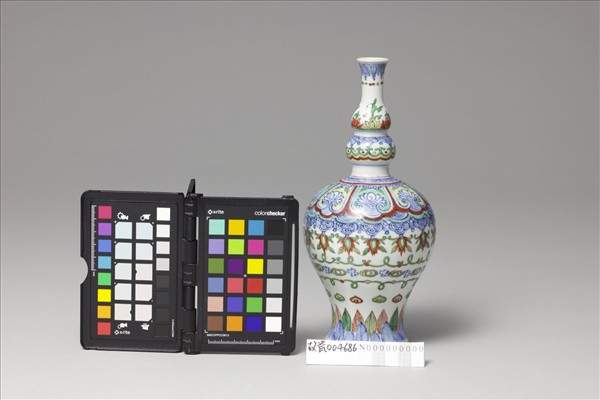 青花五彩花卉紋瓶