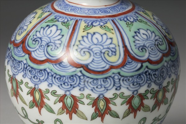 青花五彩花卉紋瓶