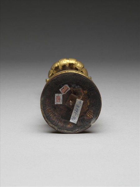 銅鍍金嵌玉及填料八寶（蓮花）