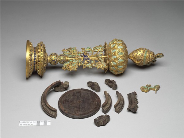 銅鍍金嵌料石八寶（法螺）