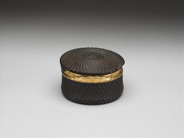 西洋人物金屬盒