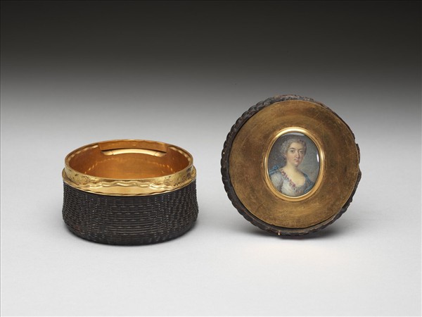 西洋人物金屬盒