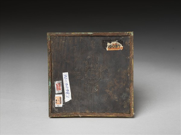 銅鍍金嵌料佛塔 多門塔