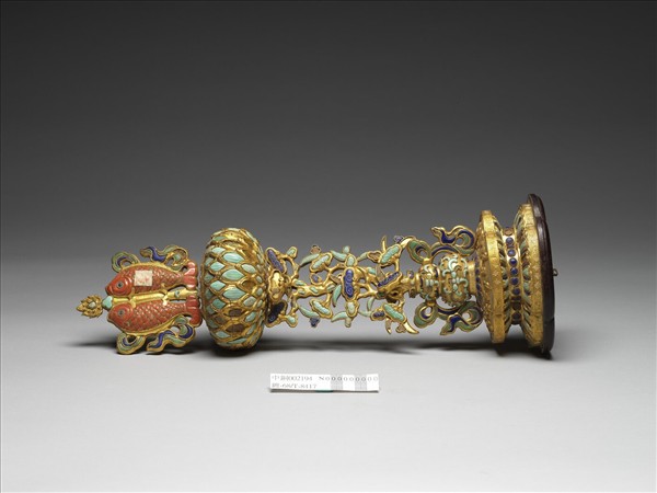 銅鍍金嵌料石八寶（魚寶）