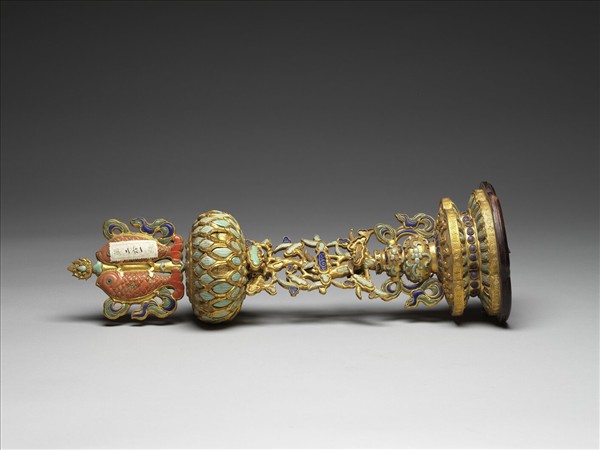 銅鍍金嵌料石八寶（魚寶）