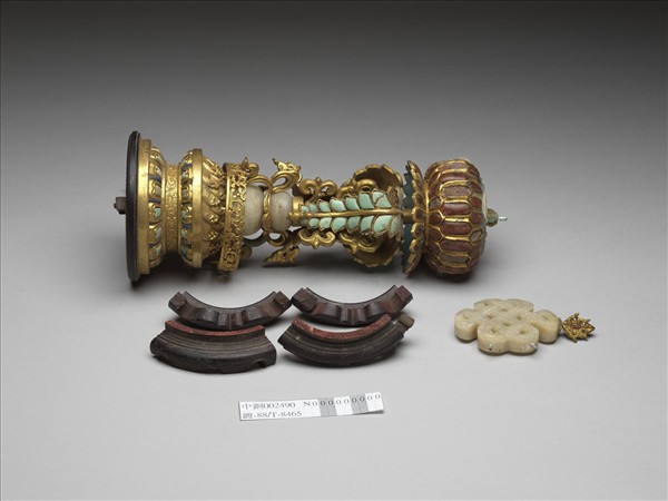 銅鍍金嵌玉及填料八寶（盤長）