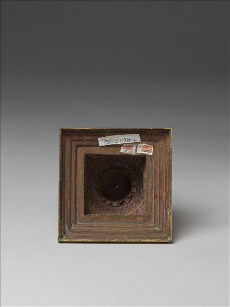 銅鍍金嵌料佛塔 聚蓮塔