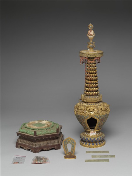 銅鍍金嵌玉及填料佛塔 聚蓮塔