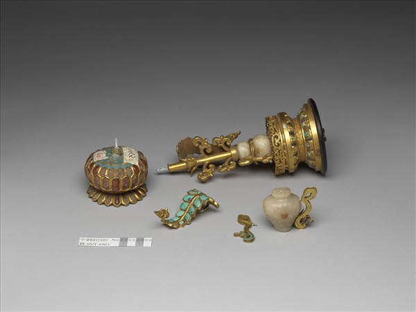 銅鍍金嵌玉及填料八寶（寶瓶）