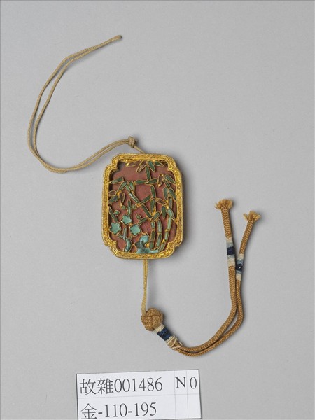 鍍金嵌松石香佩