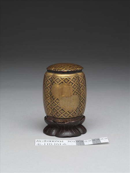 蒔繪錦地開光花卉四瓣式盒