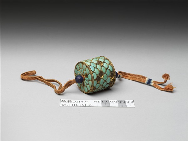 鍍金胎嵌孔雀石扳指盤