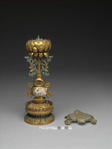 銅鍍金嵌玉及填料八寶（盤長）