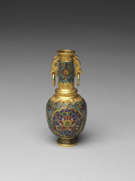 掐絲琺瑯番蓮紋雙耳活環瓶