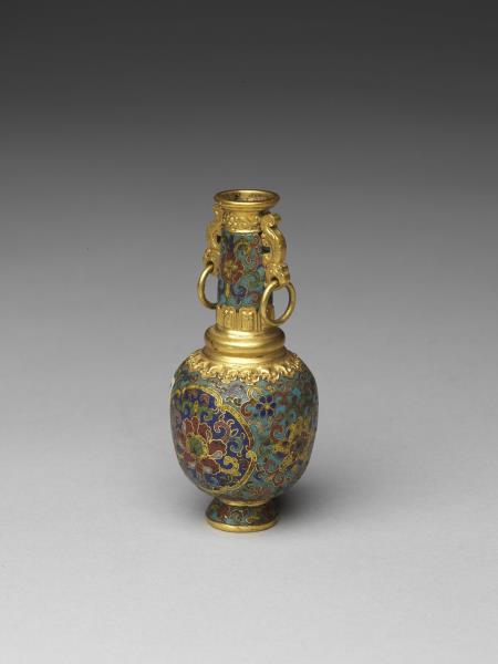 掐絲琺瑯番蓮紋雙耳活環瓶