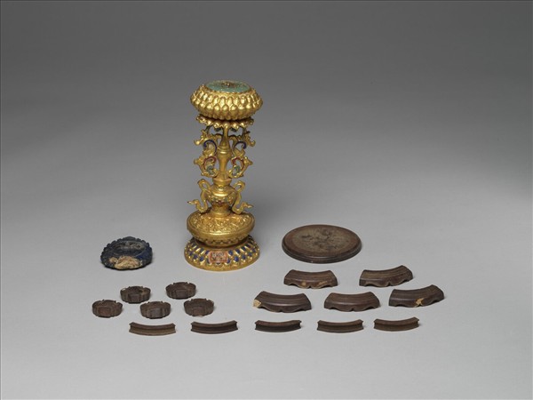 銅鍍金嵌青金石及填料七政寶（寶輪）