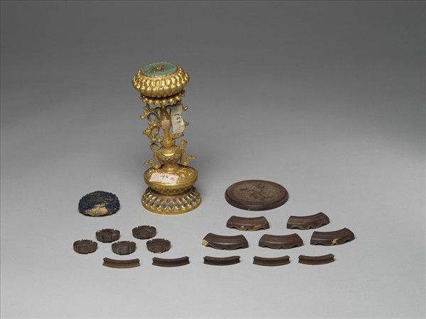 銅鍍金嵌青金石及填料七政寶（寶輪）