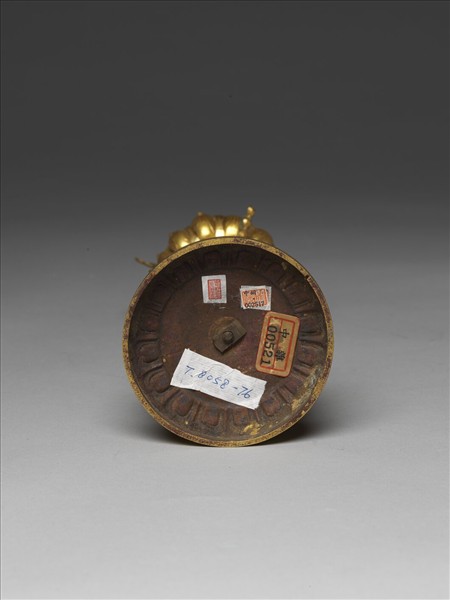 銅鍍金嵌玉及填料八寶（法螺）