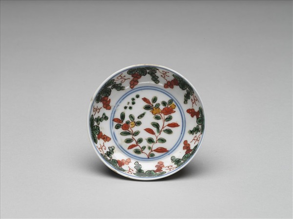 鬥彩花卉紋碟