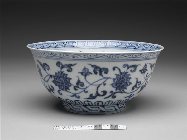 青花蓮紋碗
