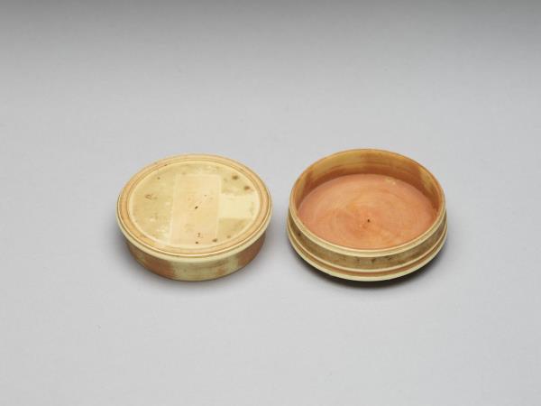 嵌面掐絲琺瑯象牙圓盒