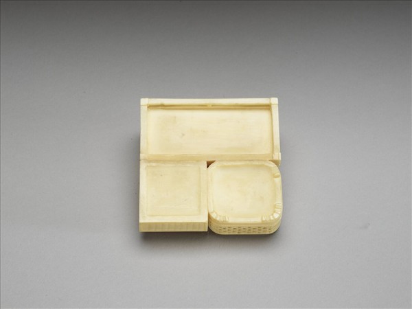 象牙雕透花三連盒