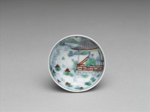 鬥彩蓮塘紋碟