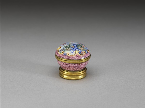 畫琺瑯彩繪花卉圓盒