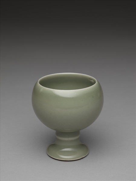 青瓷高足杯