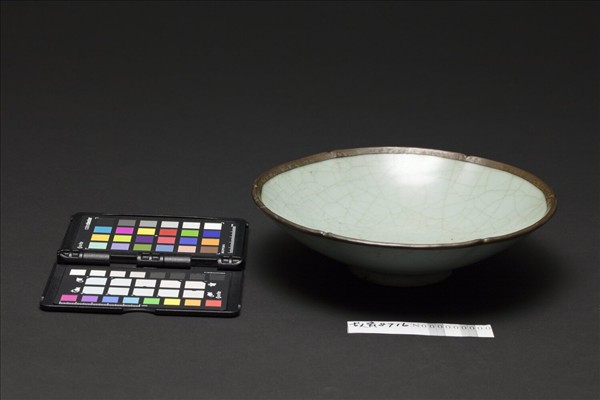 官窯 青瓷葵口碗