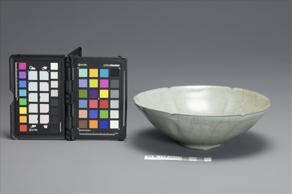 官窯 青瓷葵口碗