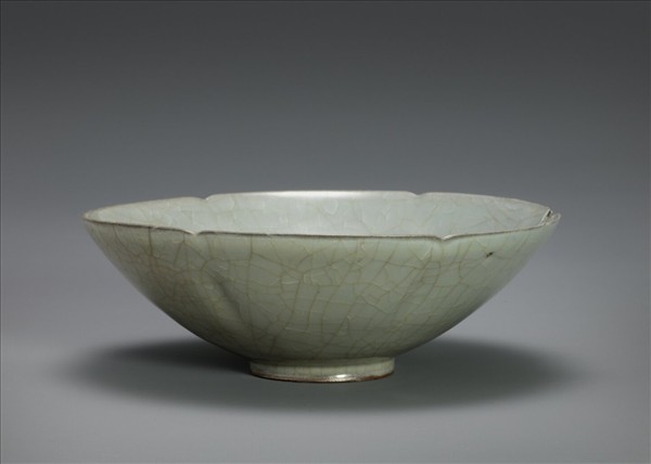 官窯 青瓷葵口碗