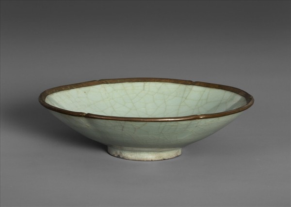 官窯 青瓷葵口碗