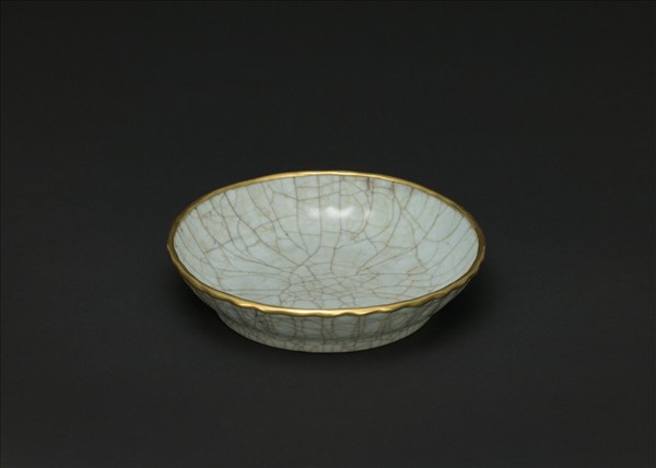 官窯 青瓷菊花式盤