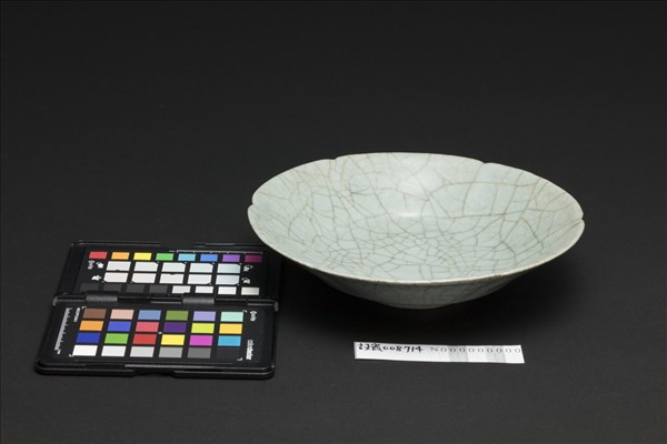 官窯 青瓷葵口盤