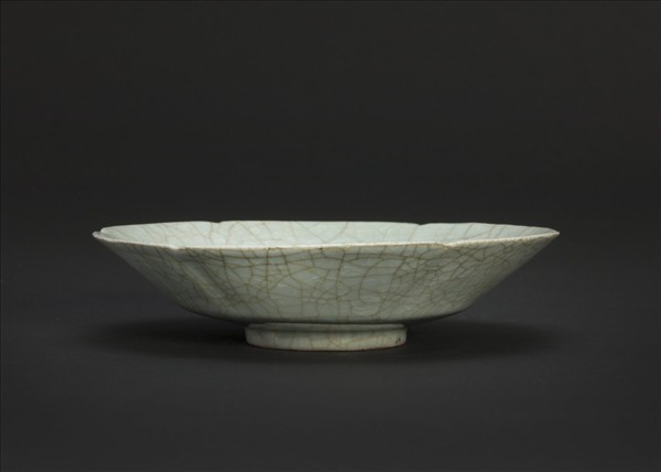 官窯 青瓷葵口盤