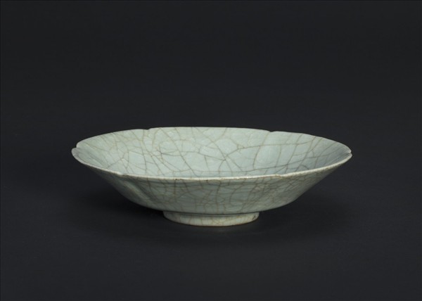 官窯 青瓷葵口盤