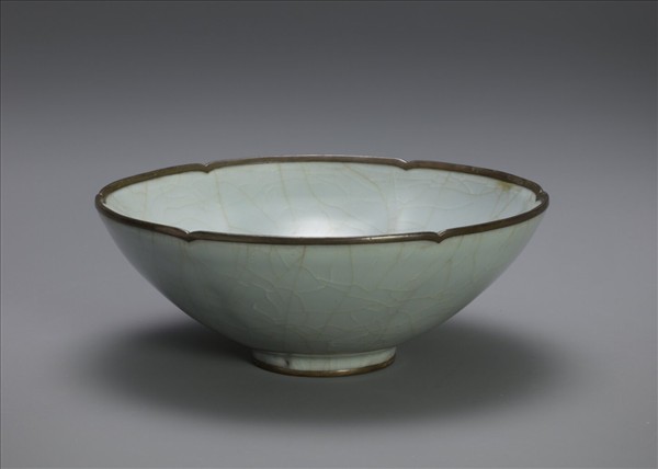 官窯 青瓷葵口碗