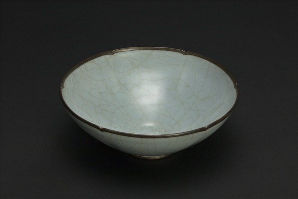 官窯 青瓷葵口碗