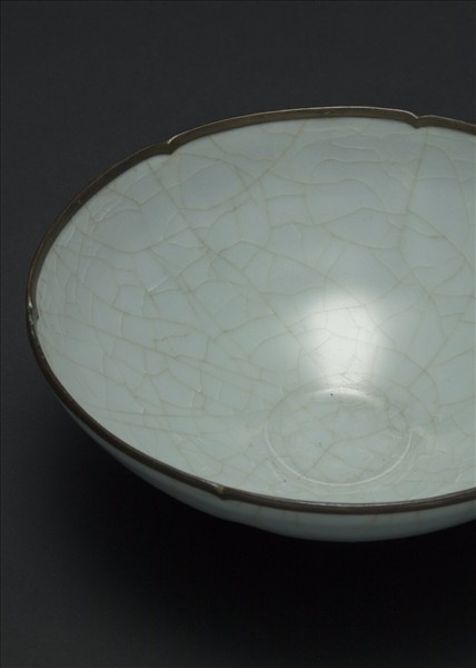 官窯 青瓷葵口碗