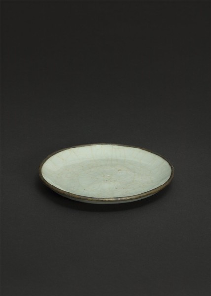 官窯 青瓷劃花蟠螭紋盤