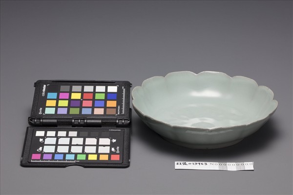 官窯 青瓷花式洗