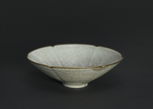 官窯 青瓷葵口碗